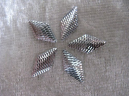 50 Hotfix Rauten geriffelt 6 x 12 mm Silber