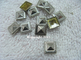 50 Hotfix Bügelnieten Nieten Quadrat Pyramide Silber 8 mm