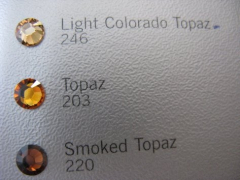 50 Swarovski Elements Strasssteine SS10 Topaz